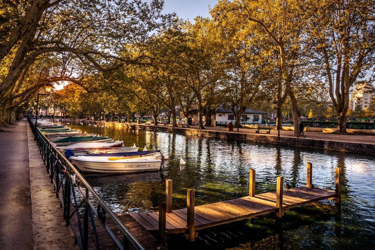 Golden Beach Parking Proche Du Lac Annecy Buitenkant foto