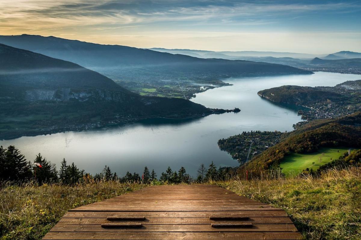 Golden Beach Parking Proche Du Lac Annecy Buitenkant foto
